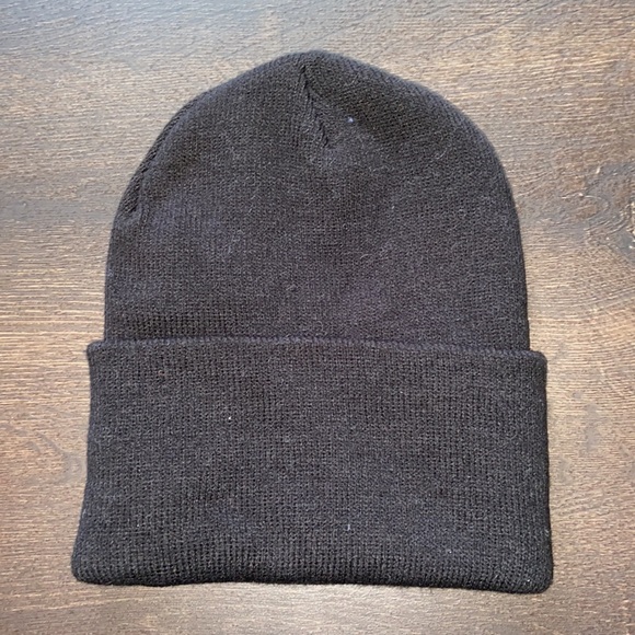 **NWOT Carhartt Shamrock Patch Beanie - Picture 2 of 2